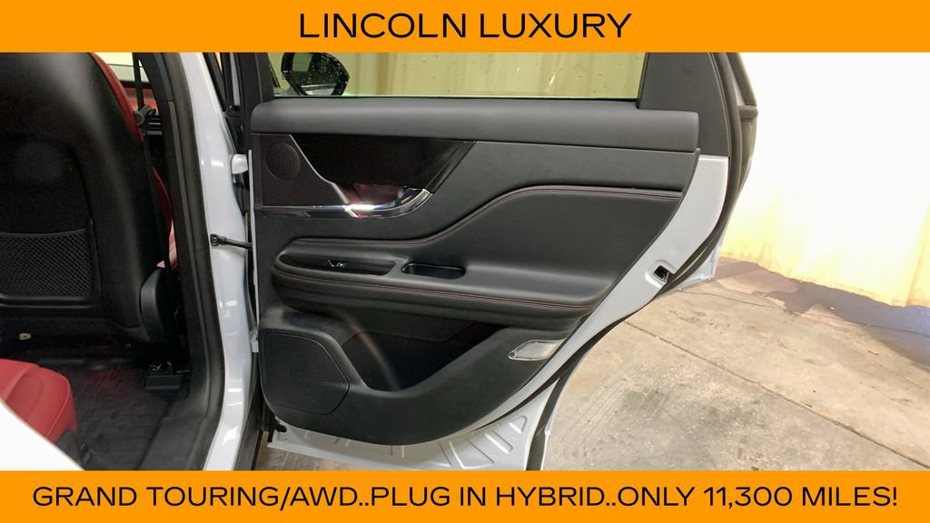Used 2025 Lincoln Corsair Grand Touring w/ Towing Package AWD/4WD image 14