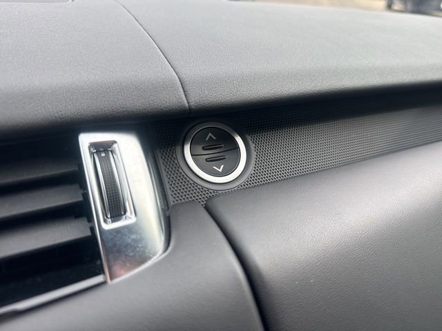 Used 2021 Land Rover Range Rover Sport HST image 25