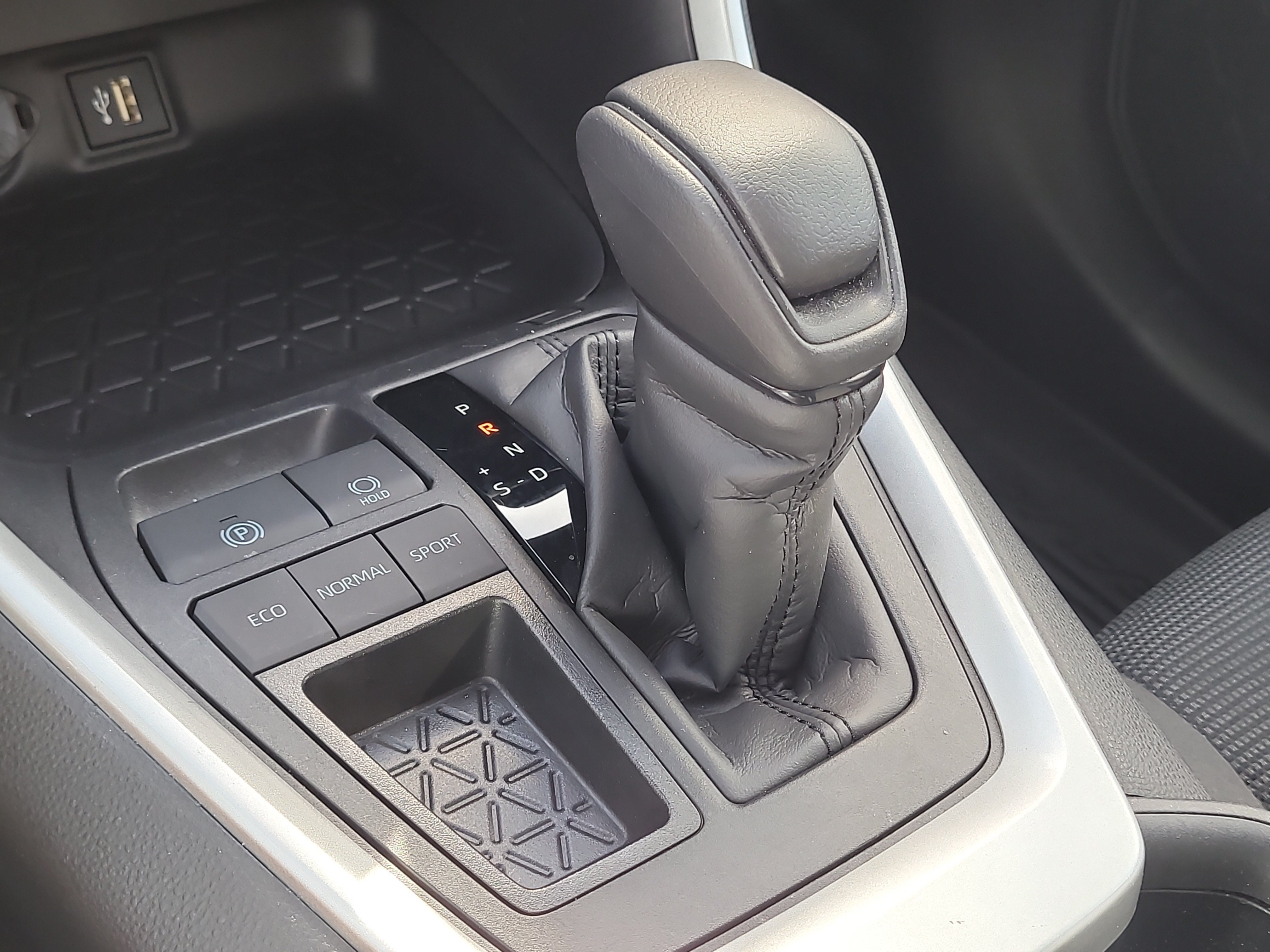 Certified 2024 Toyota RAV4 LE FWD image 25