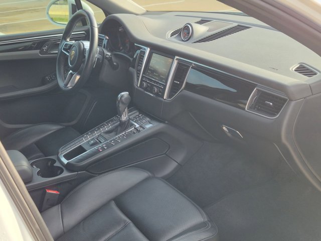 Used 2016 Porsche Macan S image 22