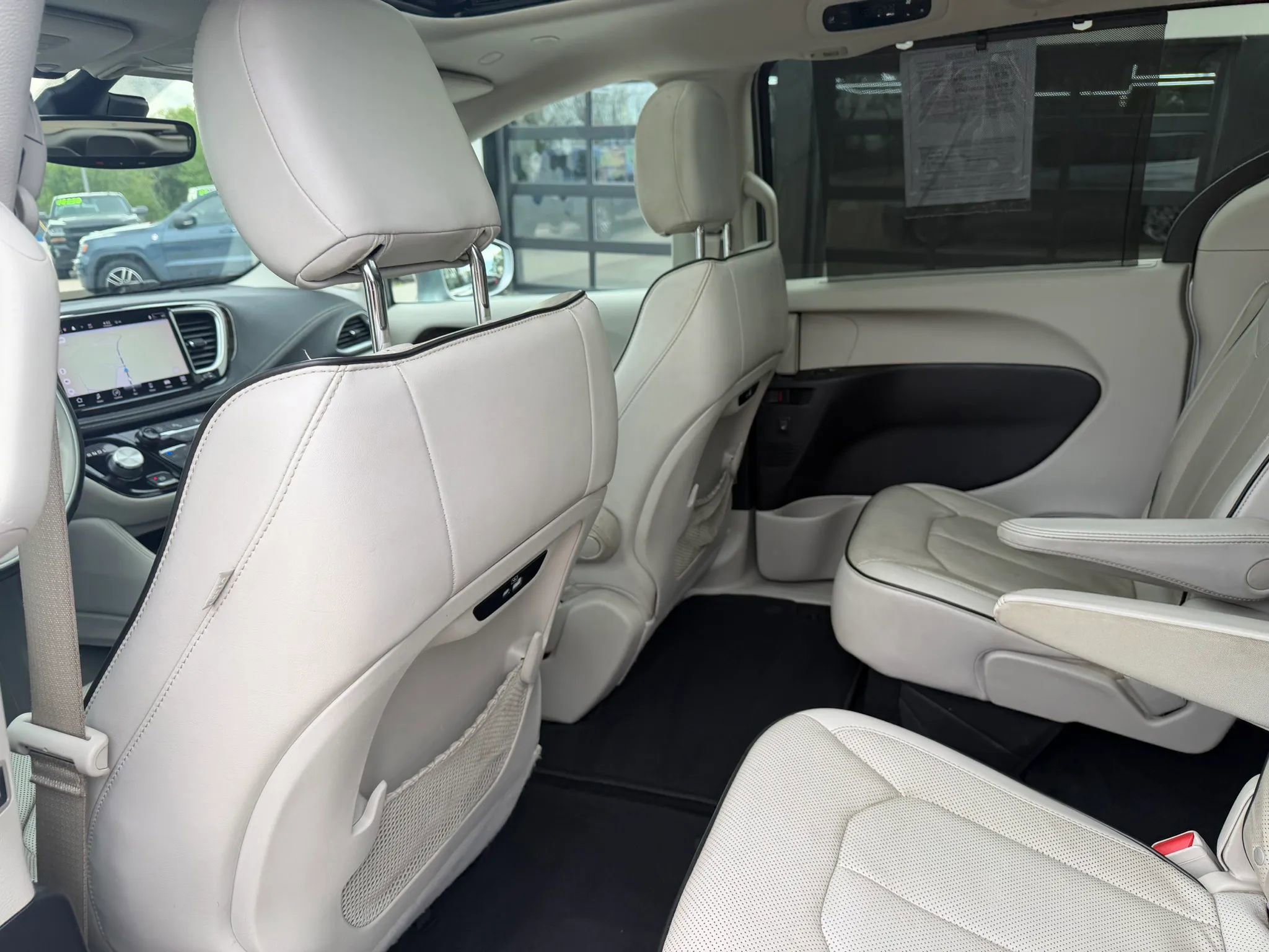 Used 2021 Chrysler Pacifica Limited image 42
