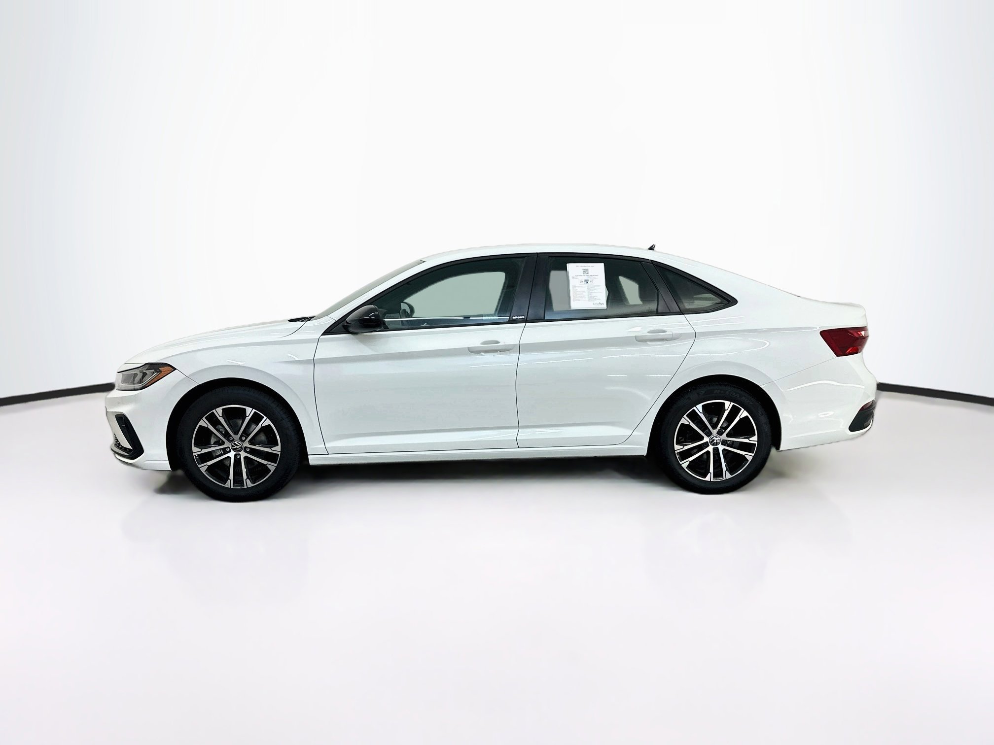 Used 2025 Volkswagen Jetta Sport FWD image 4