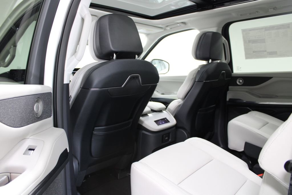 New 2026 Lincoln Navigator L Reserve image 29