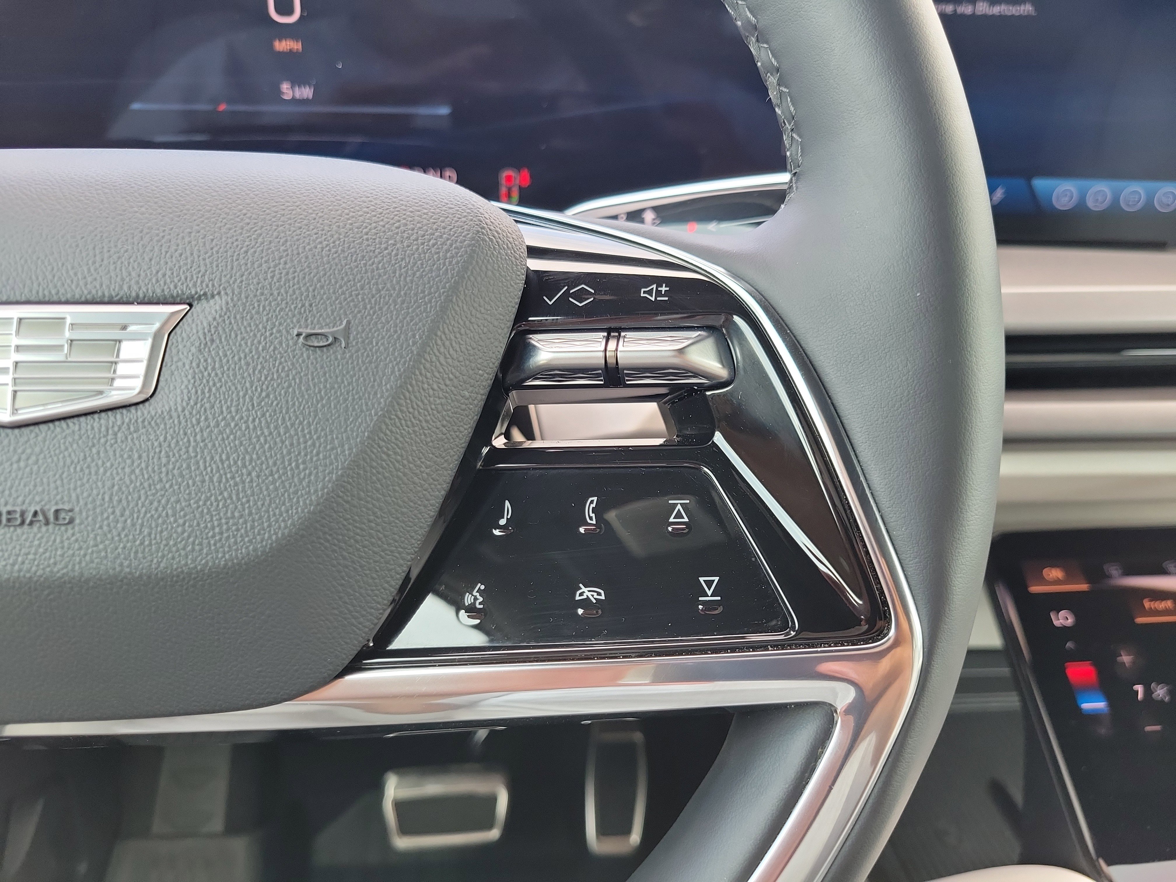 New 2026 Cadillac Vistiq Luxury w/ LPO, Floor Liner Package AWD/4WD image 29