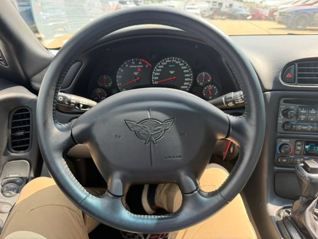 Used 2004 Chevrolet Corvette Coupe RWD image 18