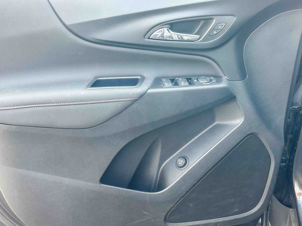 Used 2022 Chevrolet Equinox RS w/ LPO, Cargo Package FWD image 25
