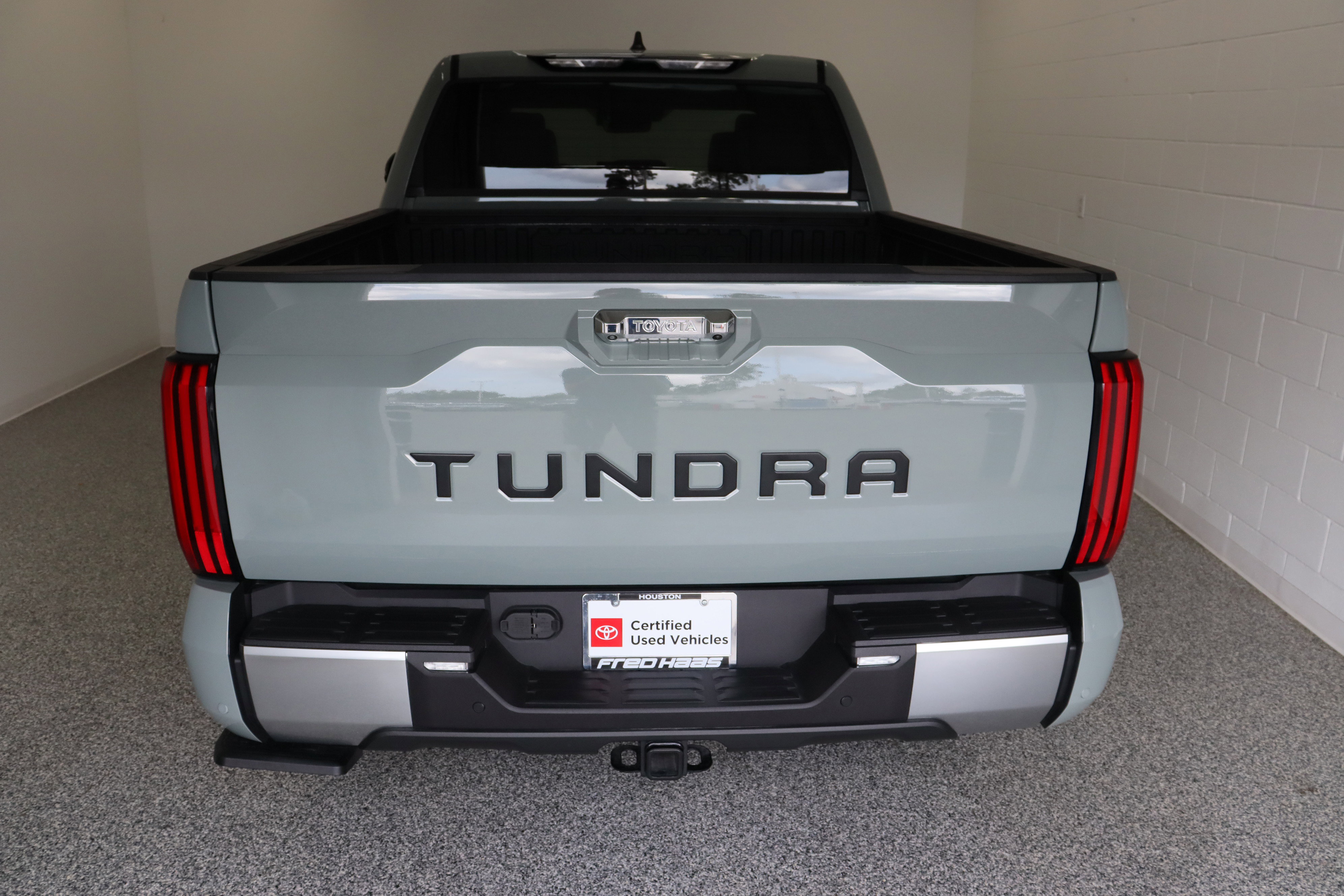 Certified 2026 Toyota Tundra Limited w/ Power Package RWD image 8