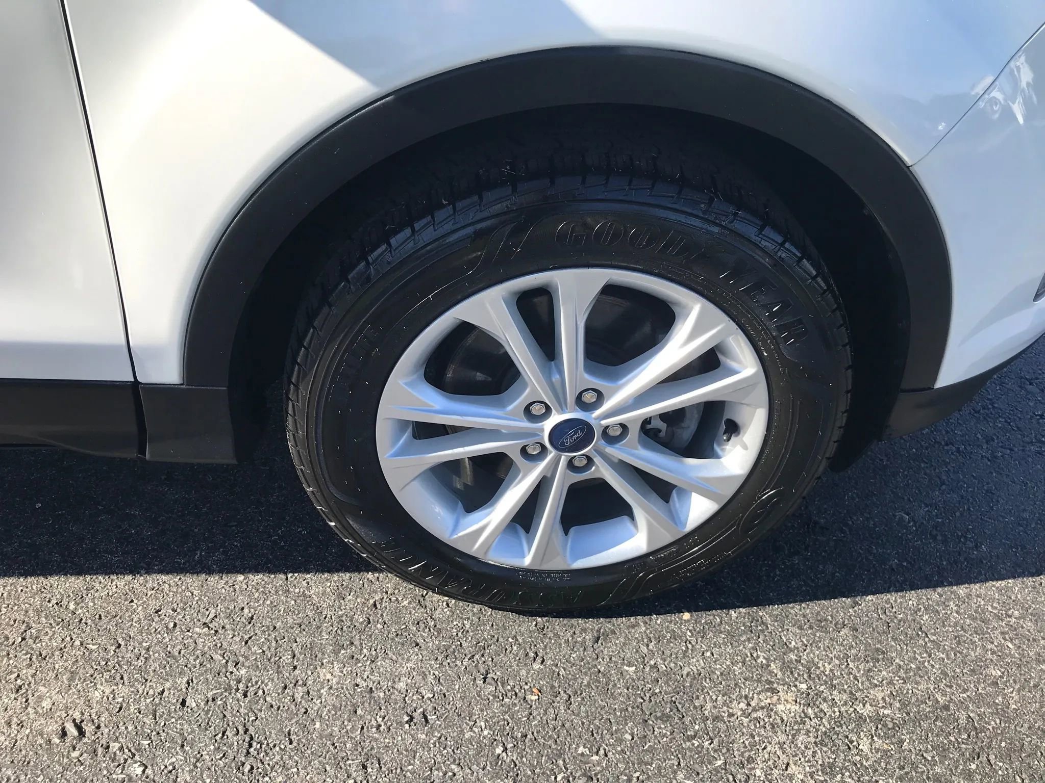 Used 2018 Ford Escape SEL w/ Ford Safe & Smart Package image 45