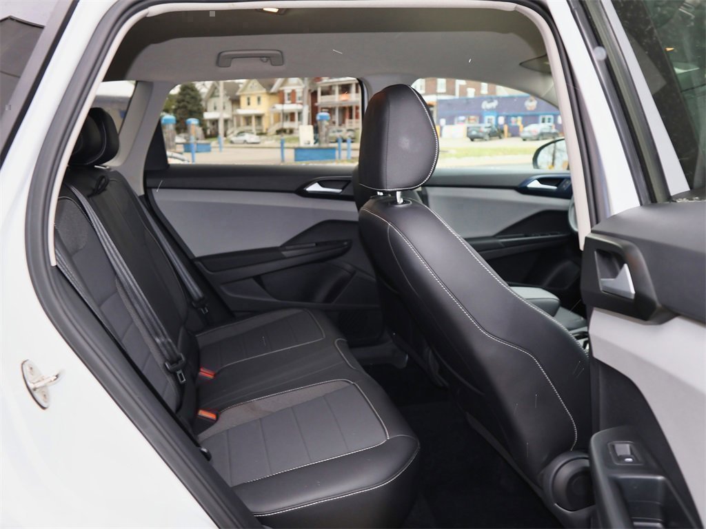 Certified 2022 Volkswagen Taos SE w/ Driver Assistance Package image 25