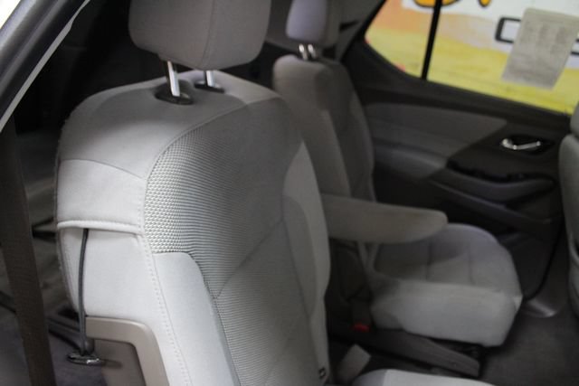Used 2021 Chevrolet Traverse LT FWD image 9