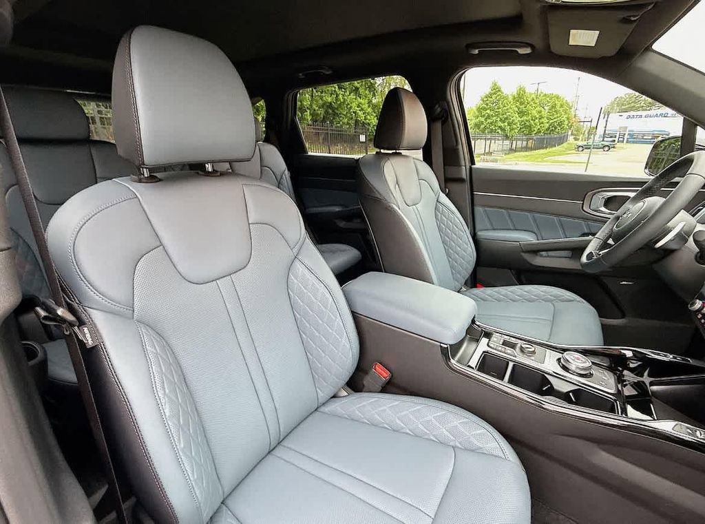 New 2025 Kia Sorento SX Prestige AWD/4WD image 36