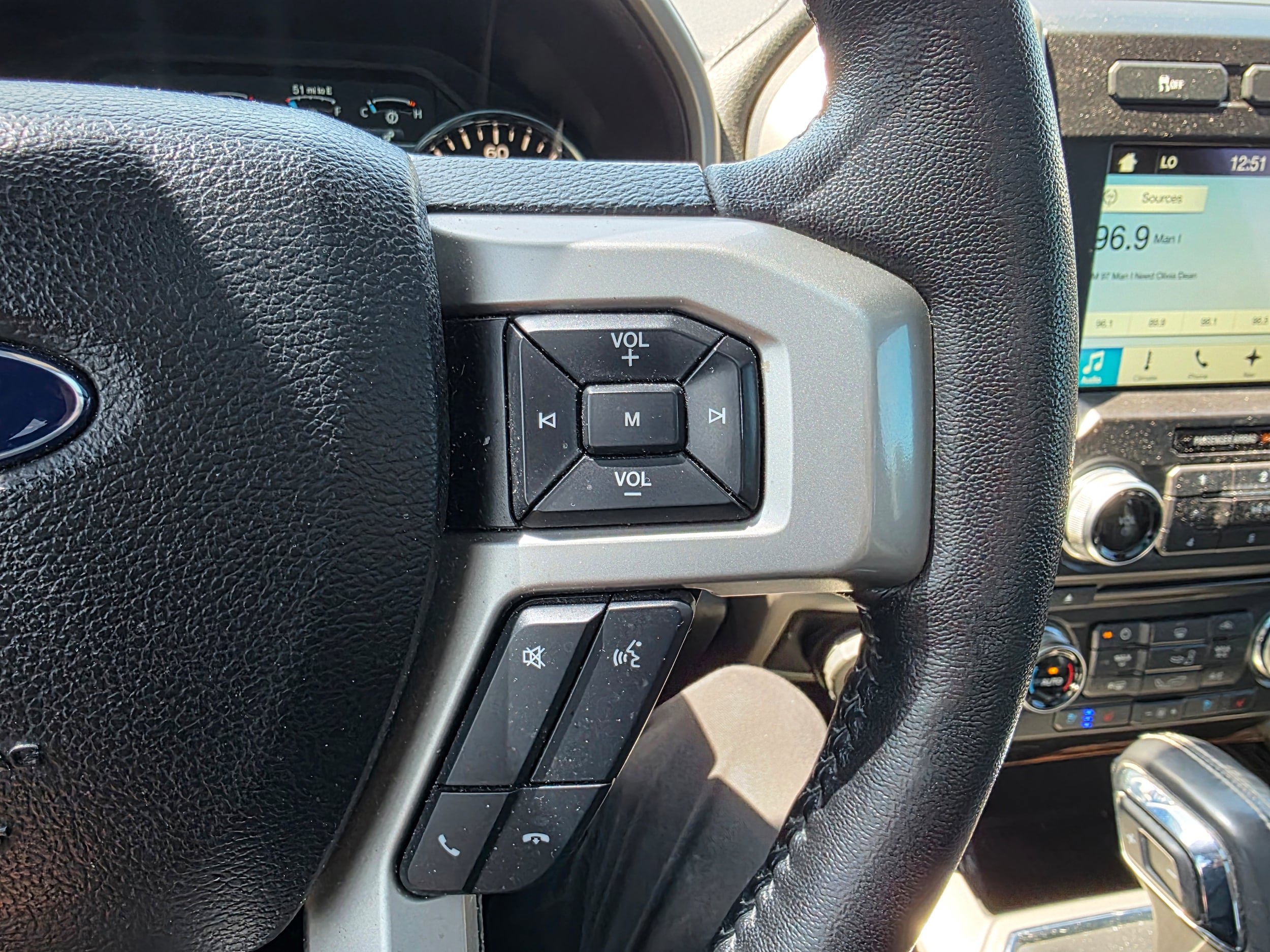 Certified 2018 Ford F150 Lariat w/ Equipment Group 502A Luxury AWD/4WD image 14