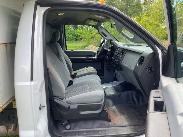 Used 2016 Ford F550 4x4 Regular Cab Super Duty image 21