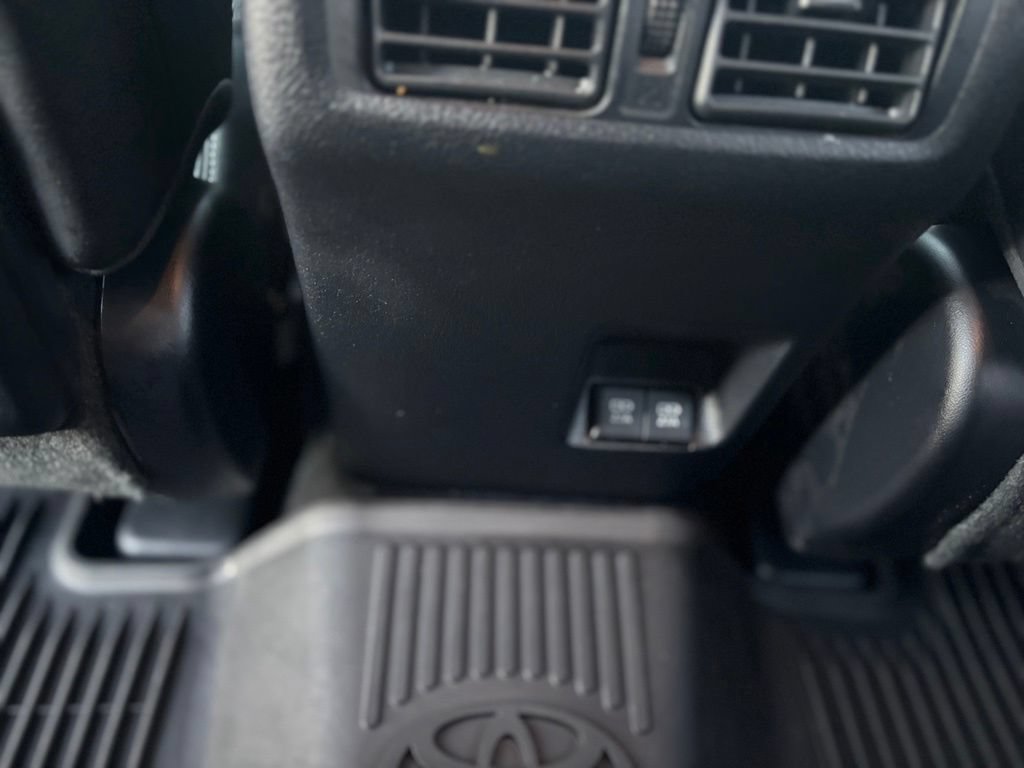 Used 2020 Toyota 4Runner Limited AWD/4WD image 29