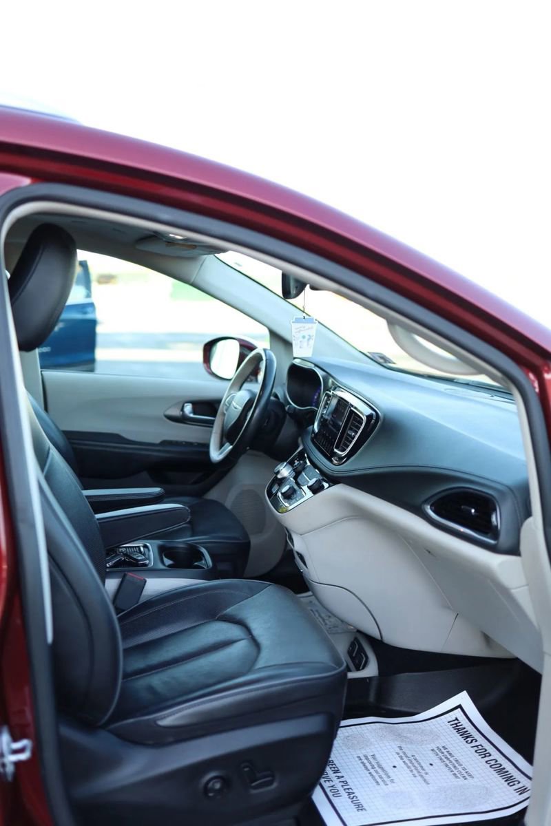 Used 2019 Chrysler Pacifica Limited FWD image 47