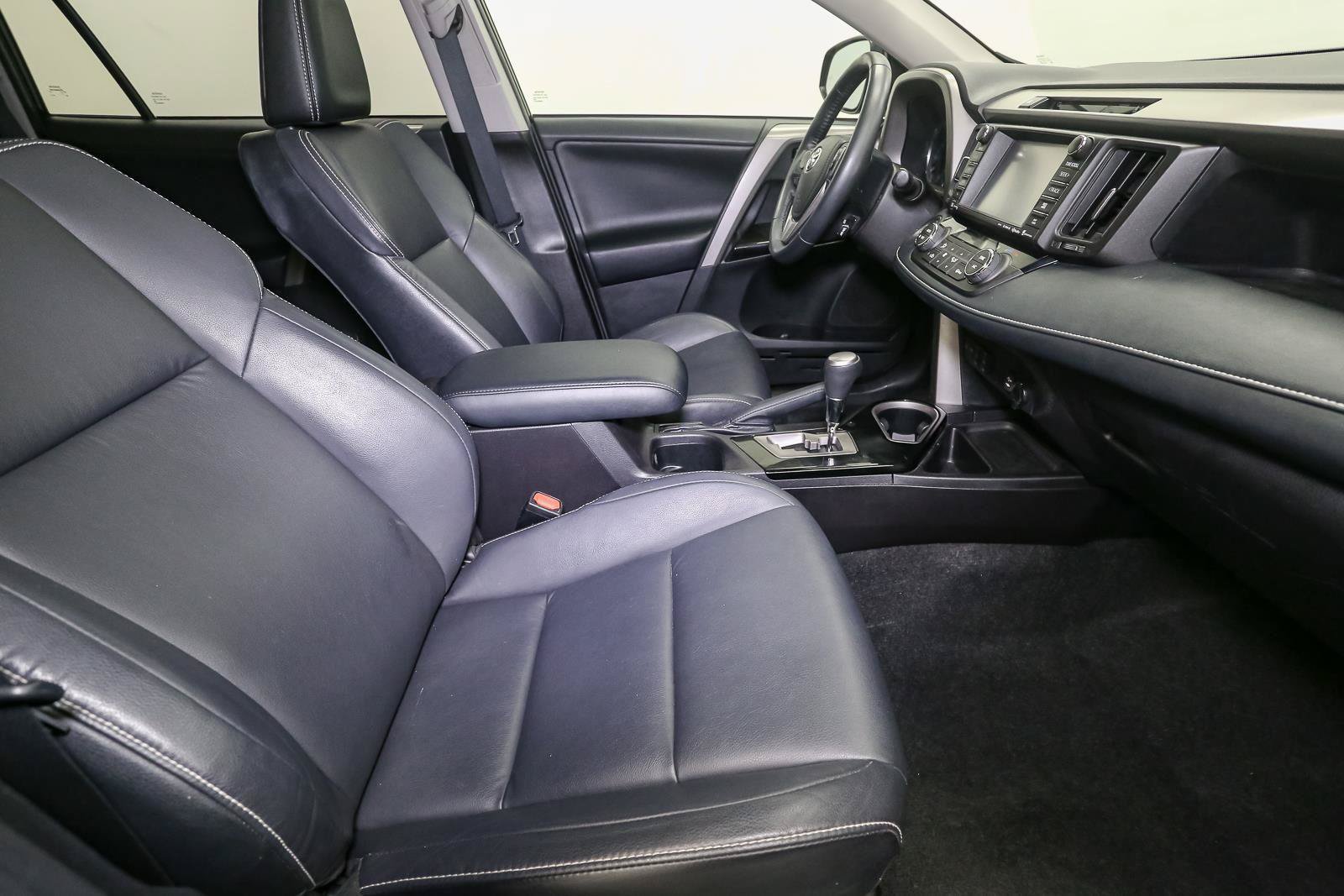 Used 2018 Toyota RAV4 Limited w/ Advanced Technology Package AWD/4WD image 18