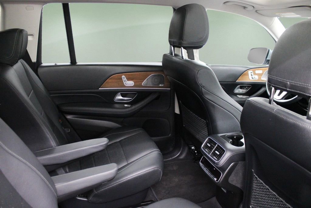 Used 2023 Mercedes-Benz GLS 450 4MATIC image 16