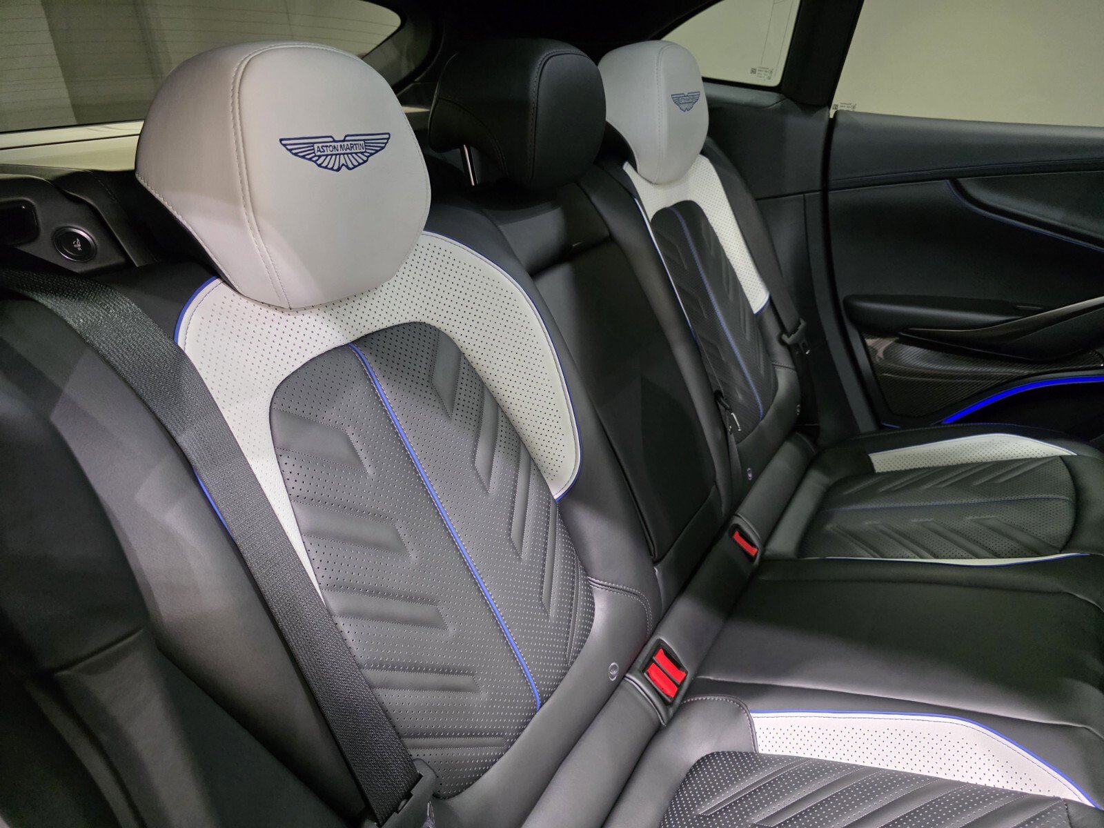 New 2026 Aston Martin DBX S image 24