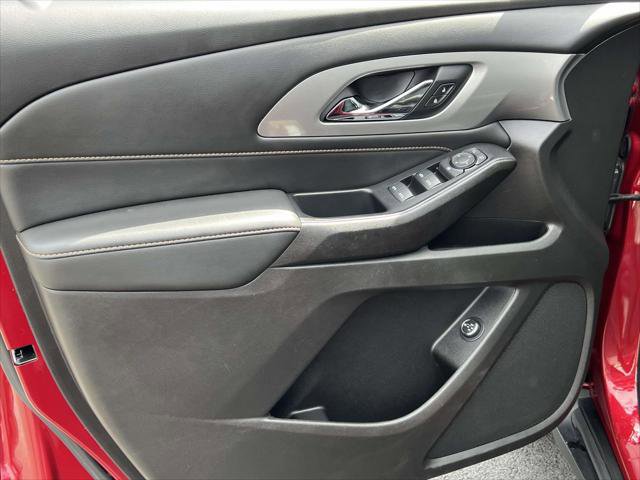 Used 2021 Chevrolet Traverse LT image 18