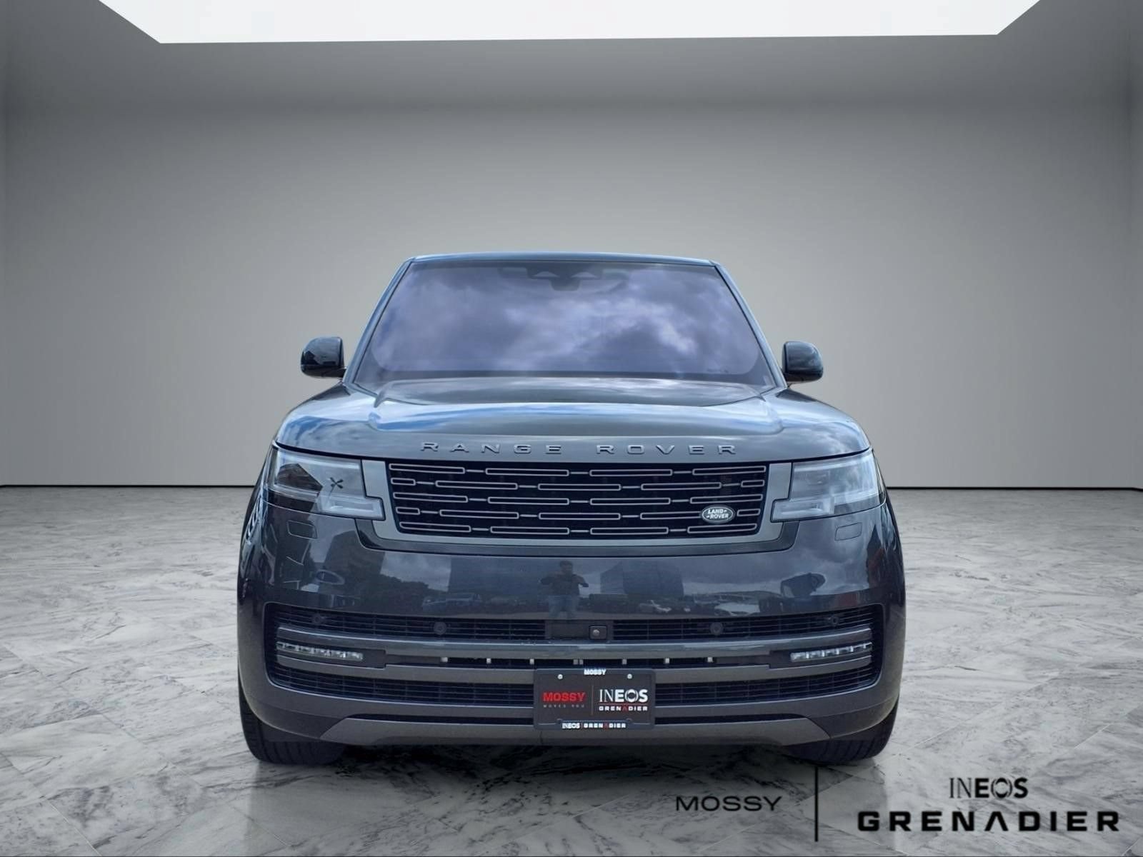 Used 2023 Land Rover Range Rover SE AWD/4WD image 3