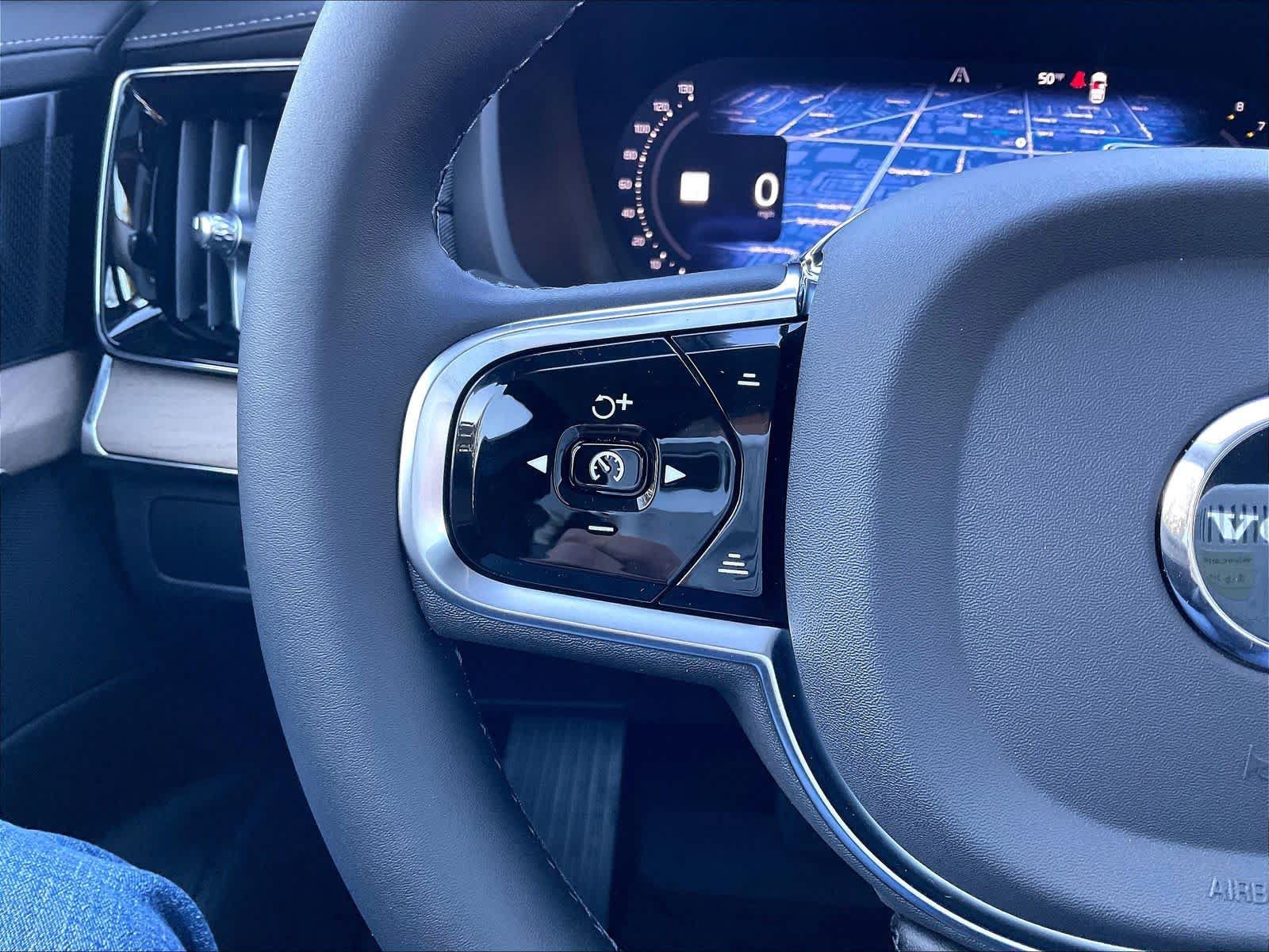 New 2027 Volvo XC90 B5 Plus AWD/4WD image 17