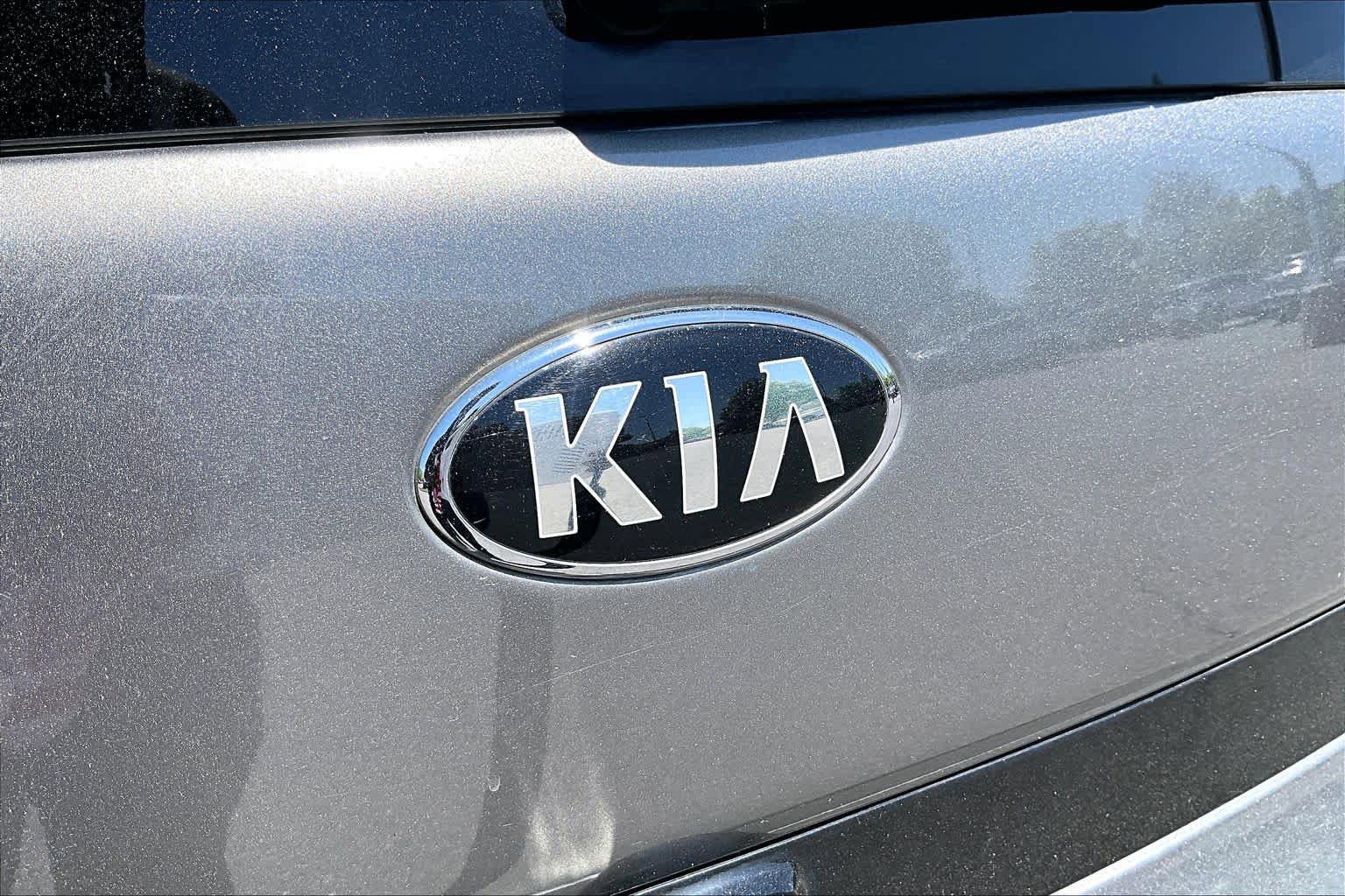 Used 2016 Kia Soul + w/ Primo Package FWD image 30