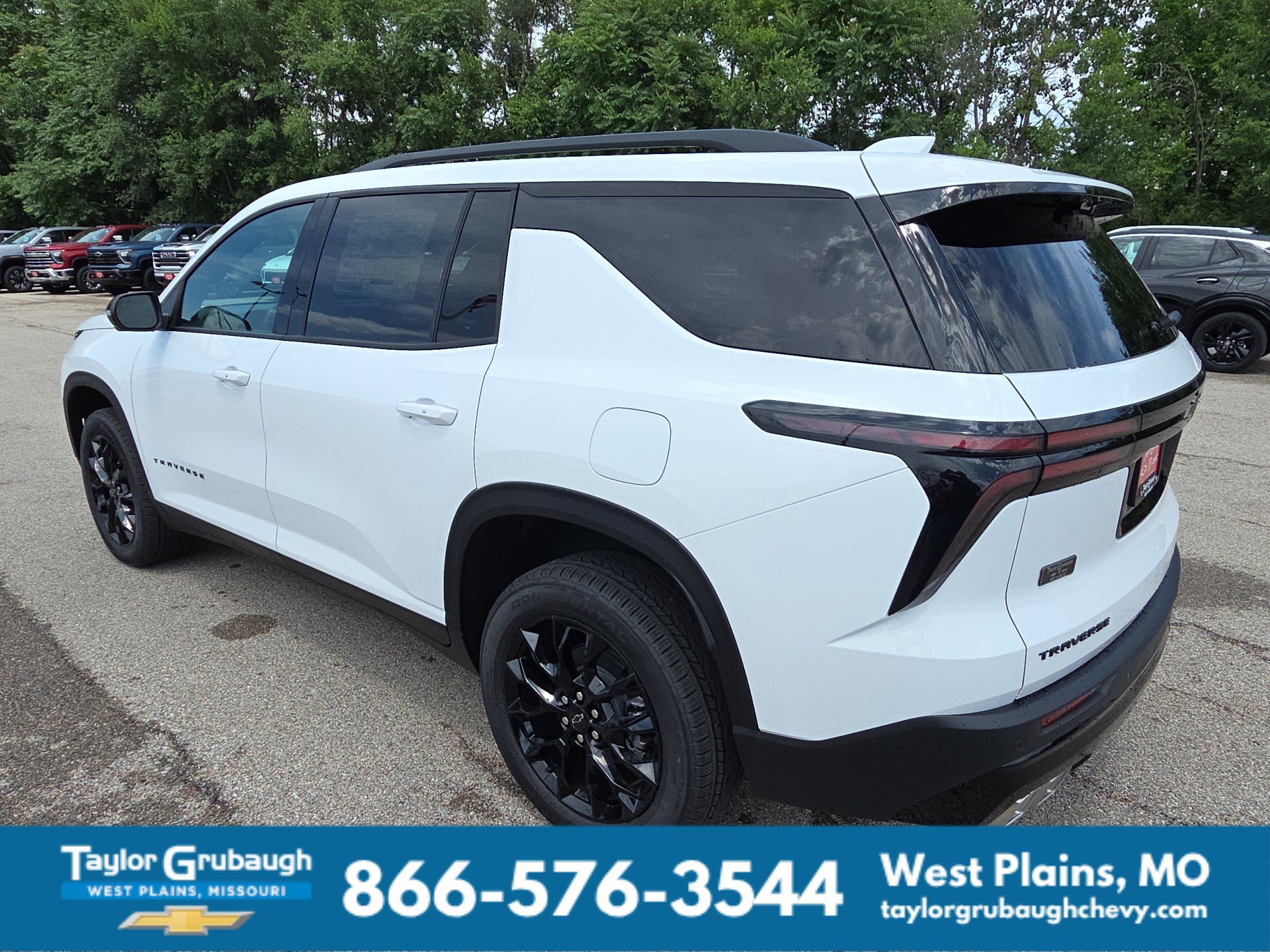 New 2026 Chevrolet Traverse LT w/ Midnight/Sport Edition FWD image 6