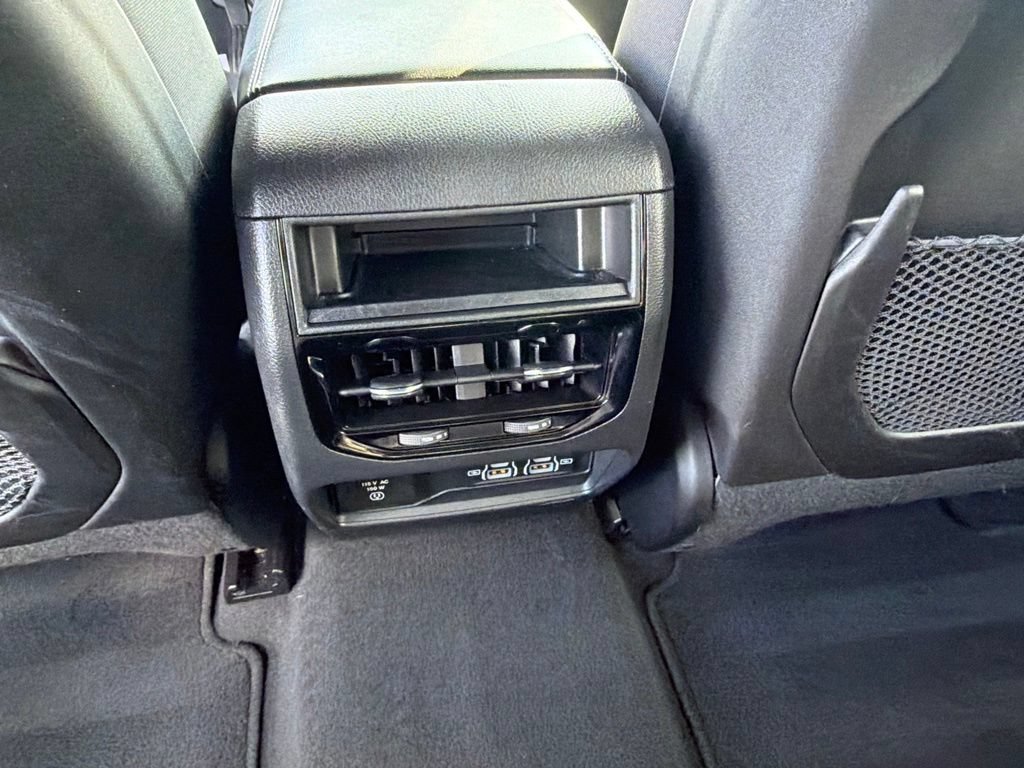 Used 2025 Jeep Grand Cherokee Altitude AWD/4WD image 19