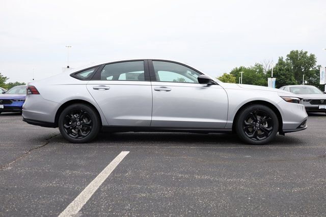 Used 2025 Honda Accord SE image 3