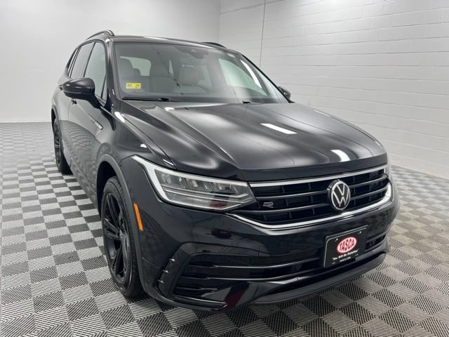 Used 2024 Volkswagen Tiguan SE R-Line