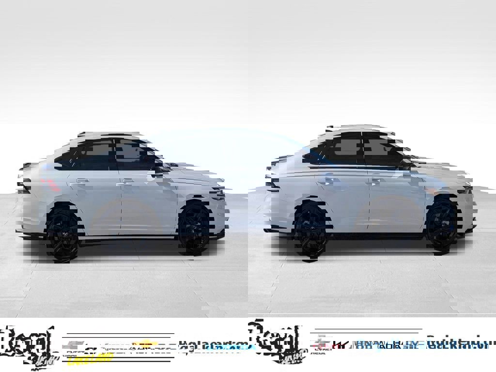 Used 2023 Honda Accord Sport image 3