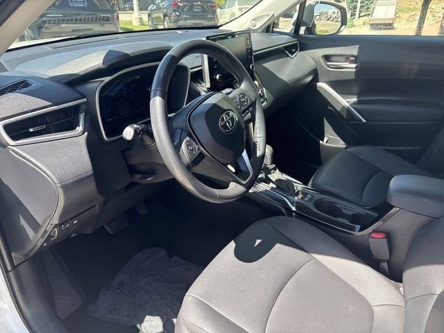 Used 2022 Toyota Corolla Cross XLE w/ Convenience Package FWD image 13