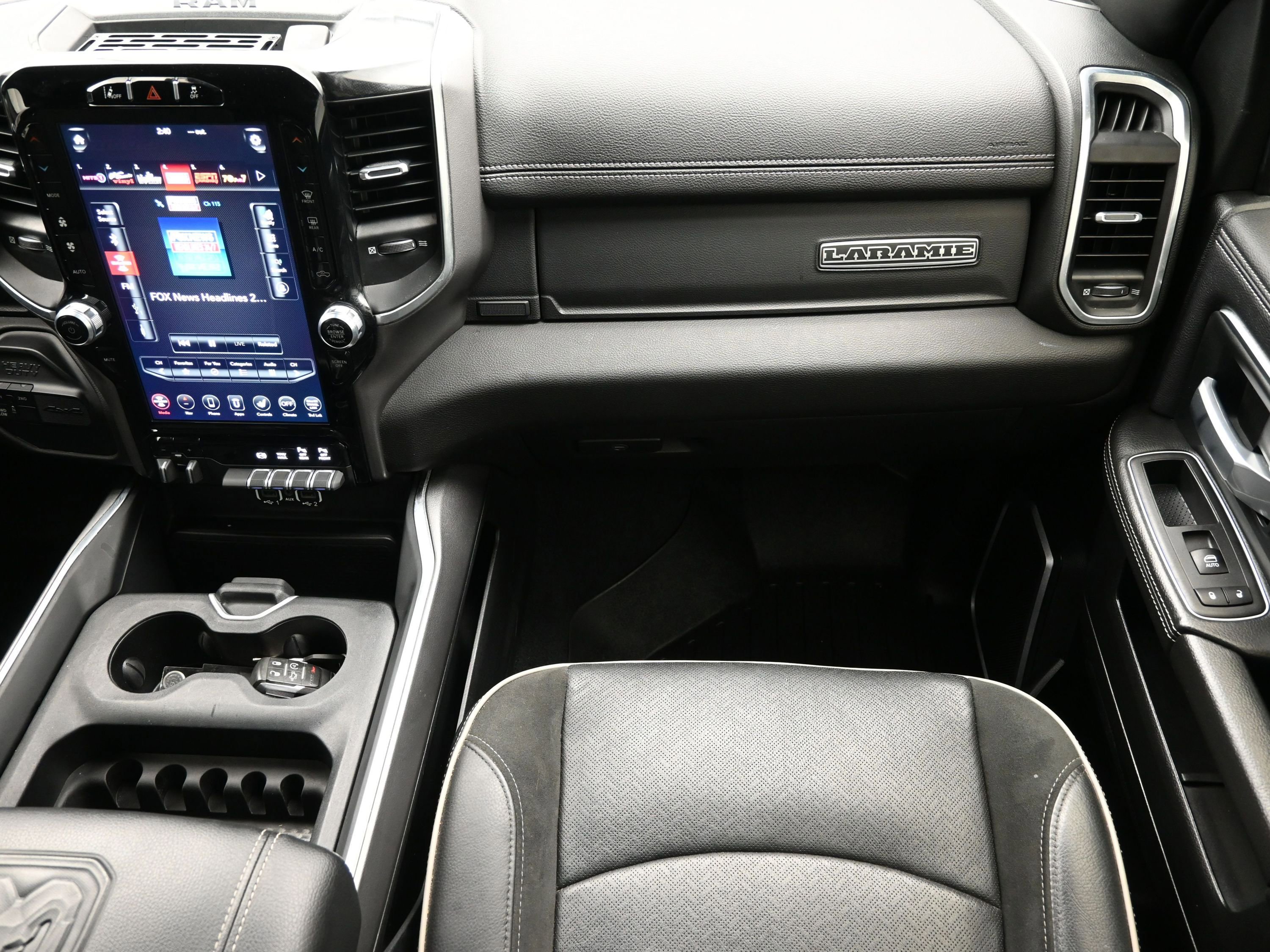 Used 2020 RAM 2500 Laramie w/ Night Edition image 40