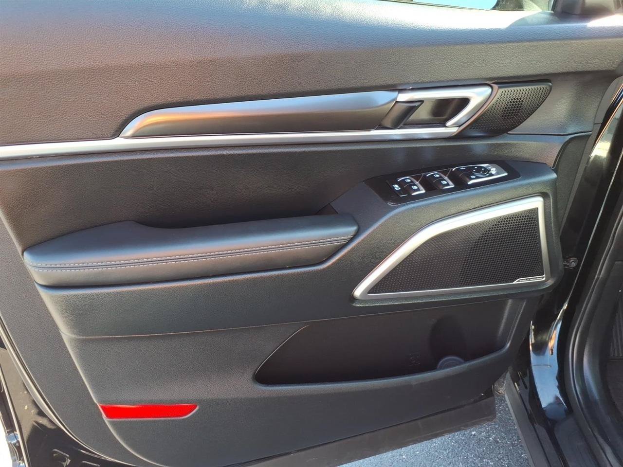 Used 2025 Kia Telluride S FWD image 11