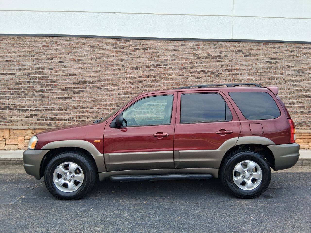 Used 2003 MAZDA Tribute LX FWD image 2