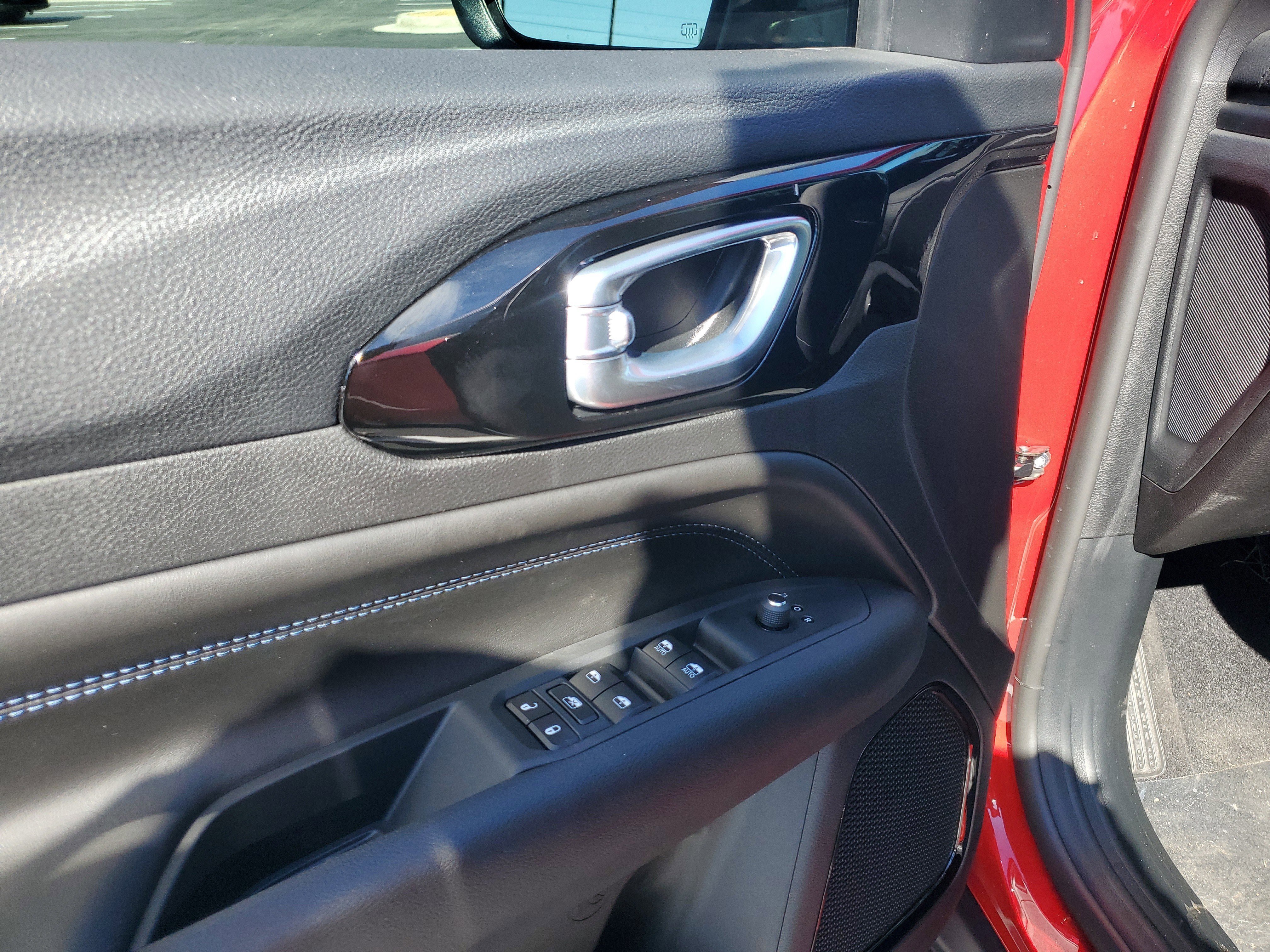 New 2026 Jeep Compass Latitude image 9