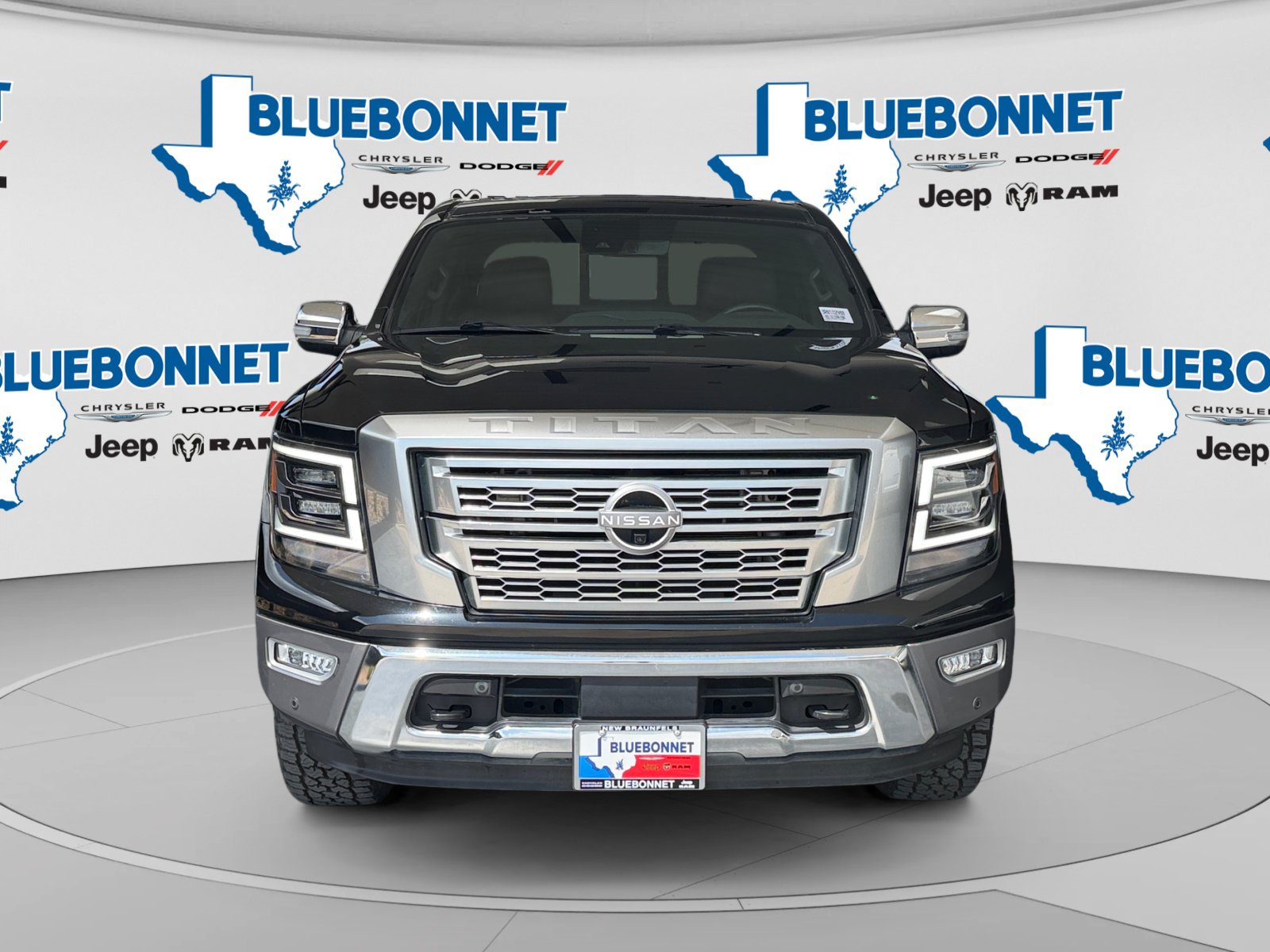 Used 2024 Nissan Titan Platinum Reserve w/ Moonroof Package AWD/4WD video 2