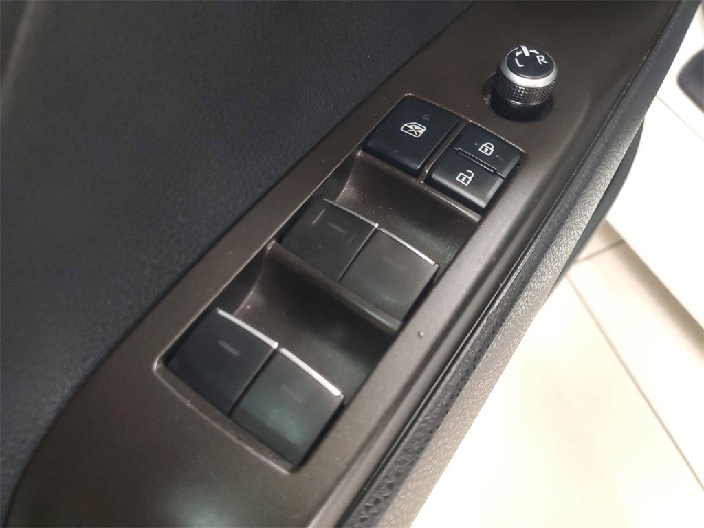 Used 2021 Toyota Camry XLE image 20