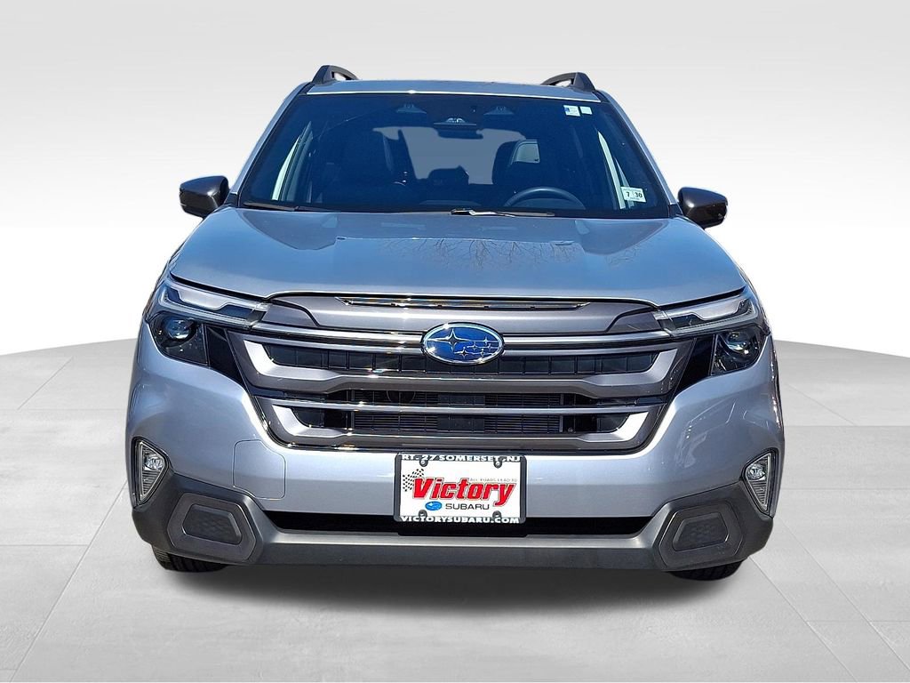 Used 2025 Subaru Forester Limited image 2