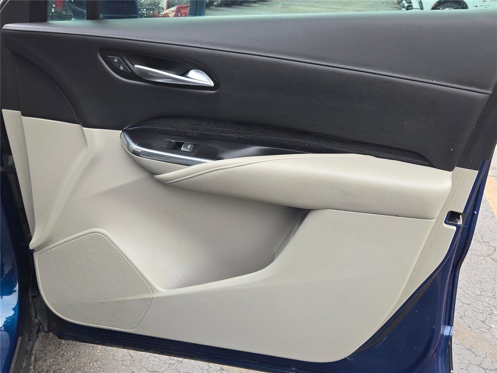 Used 2019 Cadillac XT4 Premium Luxury w/ Driver Awareness Package image 7