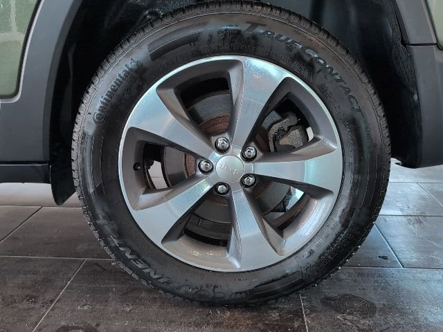 Used 2019 Jeep Cherokee Limited image 10