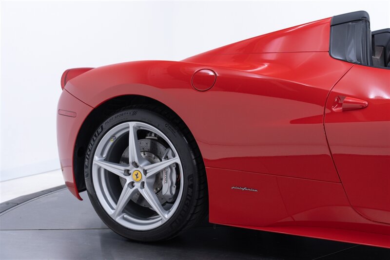 Used 2012 Ferrari 458 Spider RWD image 26