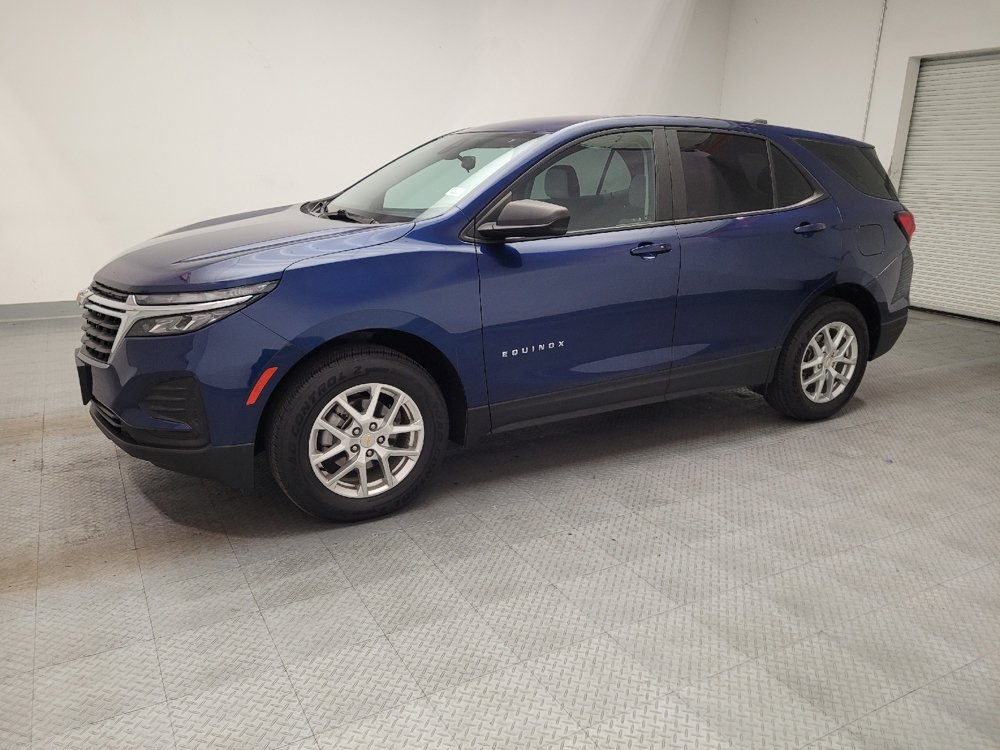 Used 2022 Chevrolet Equinox LS AWD/4WD image 2