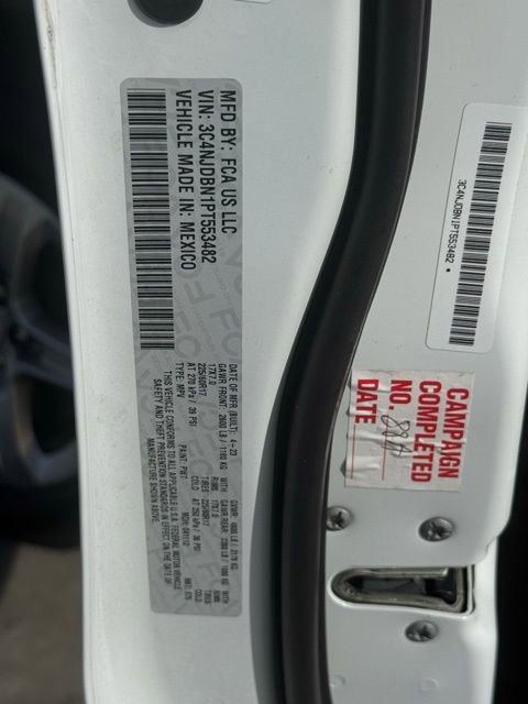 Used 2023 Jeep Compass Latitude image 42