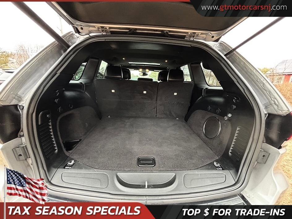 Used 2018 Jeep Grand Cherokee Altitude RWD image 15