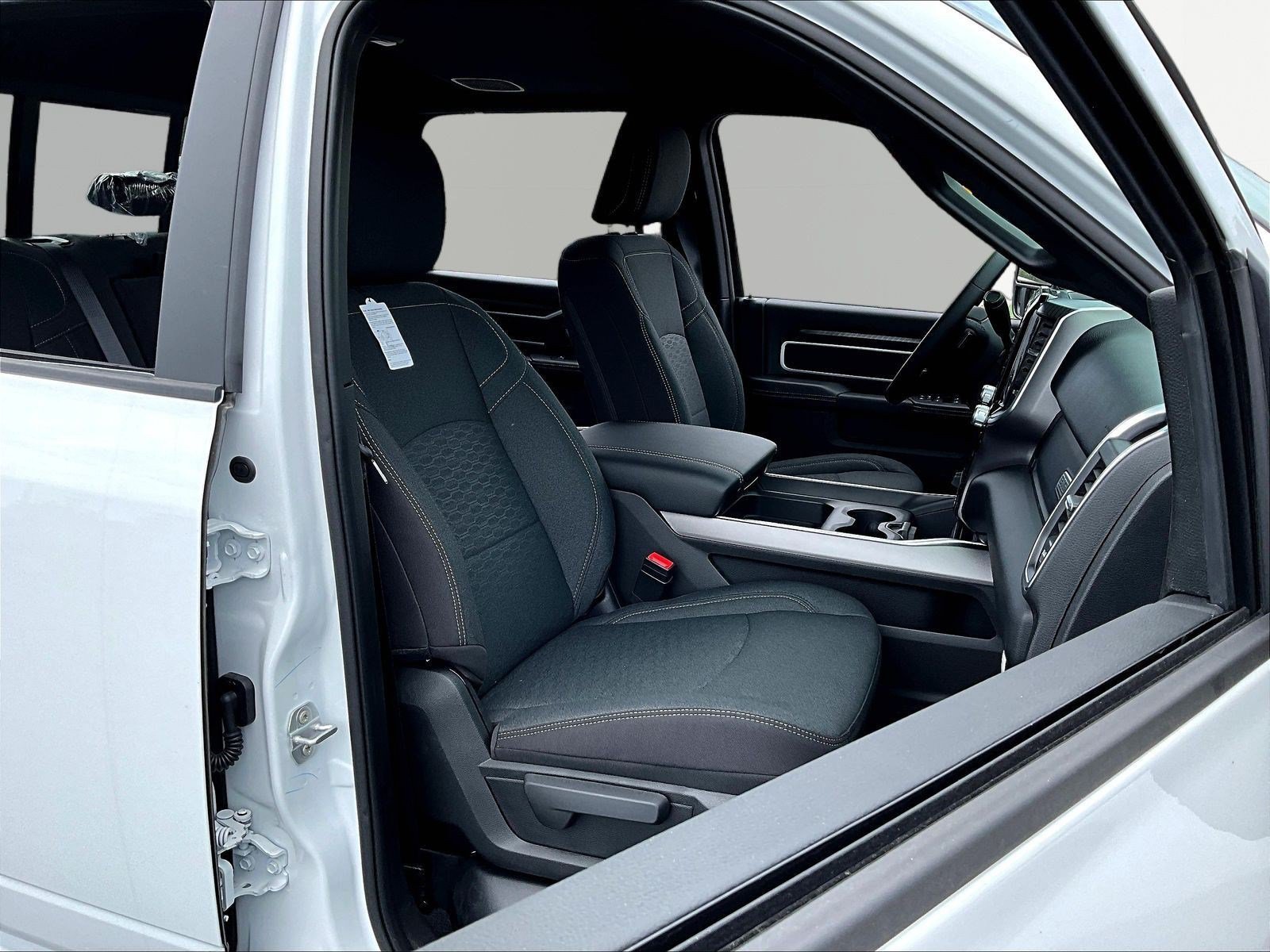 New 2026 RAM 3500 Big Horn AWD/4WD image 18