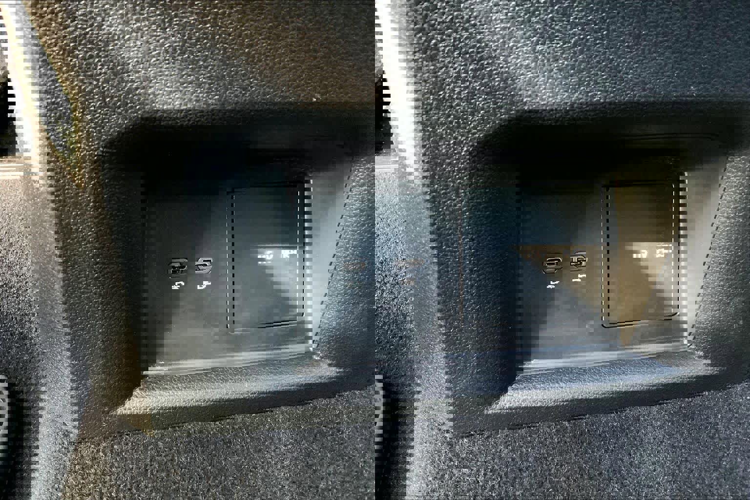 Used 2021 Volkswagen Atlas SEL Premium image 34