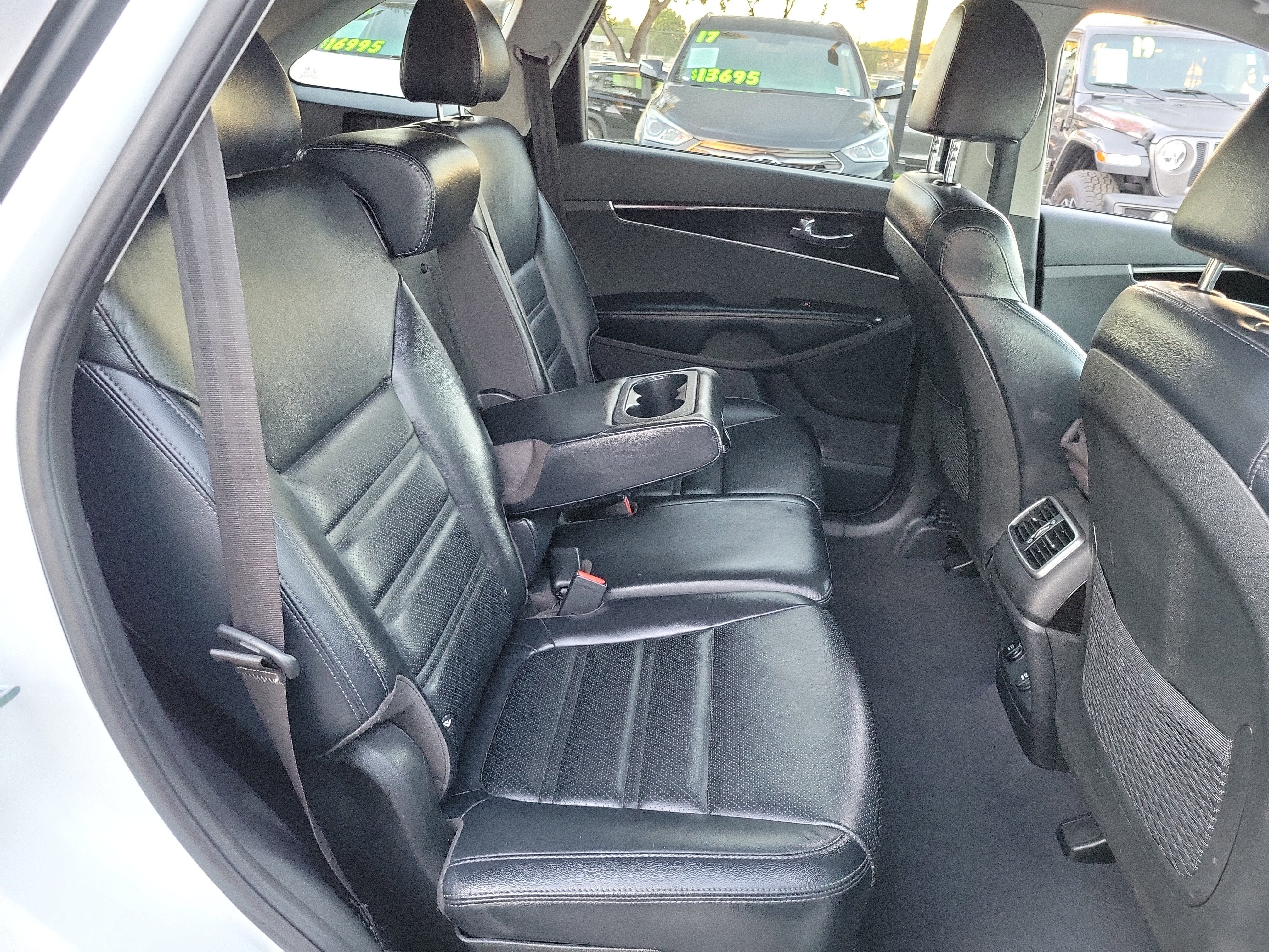 Used 2019 Kia Sorento EX image 22