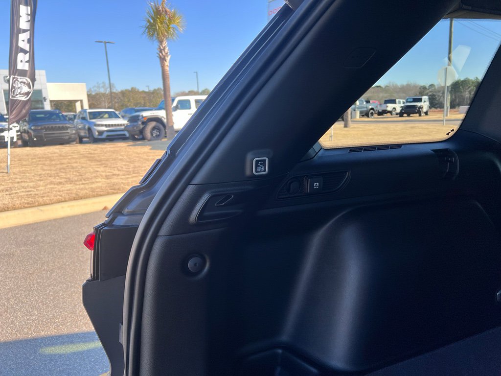 New 2026 Jeep Grand Cherokee Altitude AWD/4WD image 9