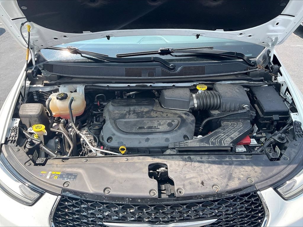 Used 2025 Chrysler Pacifica Select FWD image 30